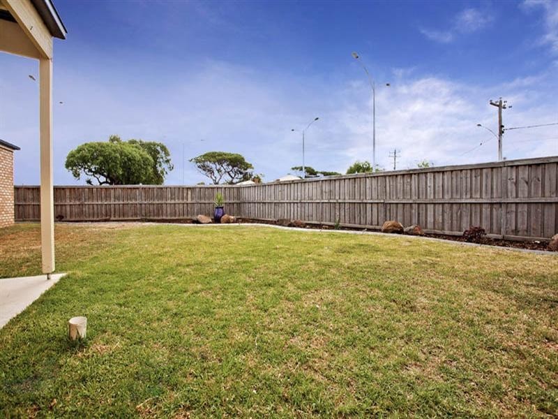 16 Magpie Close, Lara VIC 3212