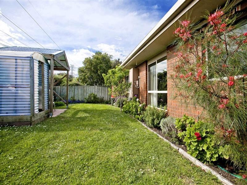 33 Caldermeade Road, Corio VIC 3214