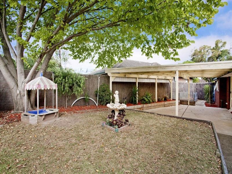 19 Sheeran Crescent, Lara VIC 3212