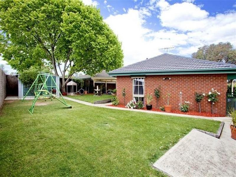 19 Sheeran Crescent, Lara VIC 3212
