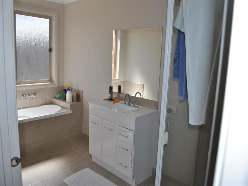 11 Endeca Court, Lovely Banks VIC 3221