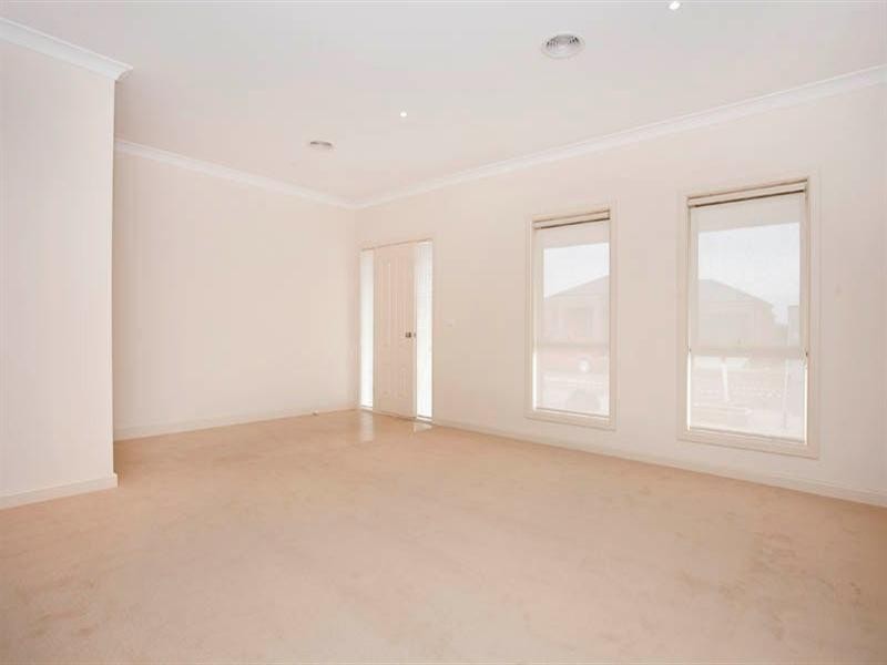 55 Moorhen Drive, Lara VIC 3212