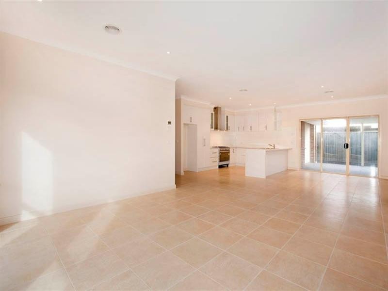 55 Moorhen Drive, Lara VIC 3212