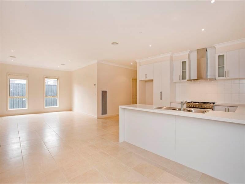 55 Moorhen Drive, Lara VIC 3212