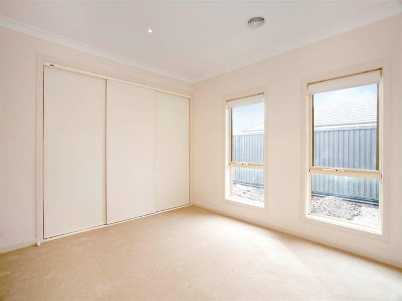 55 Moorhen Drive, Lara VIC 3212