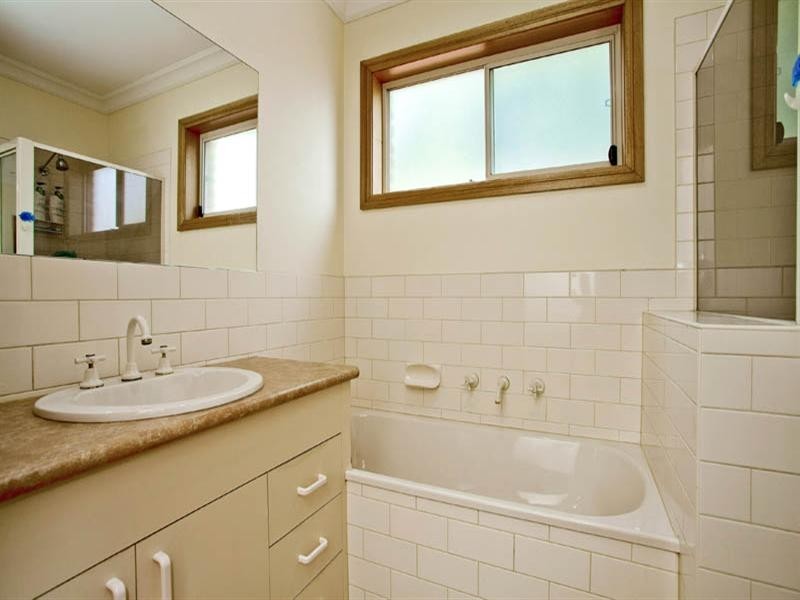 72 Forest Road South, Lara VIC 3212