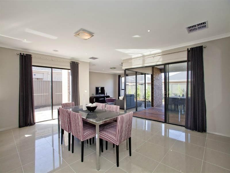 86 Eastlakes Boulevard, Lara VIC 3212