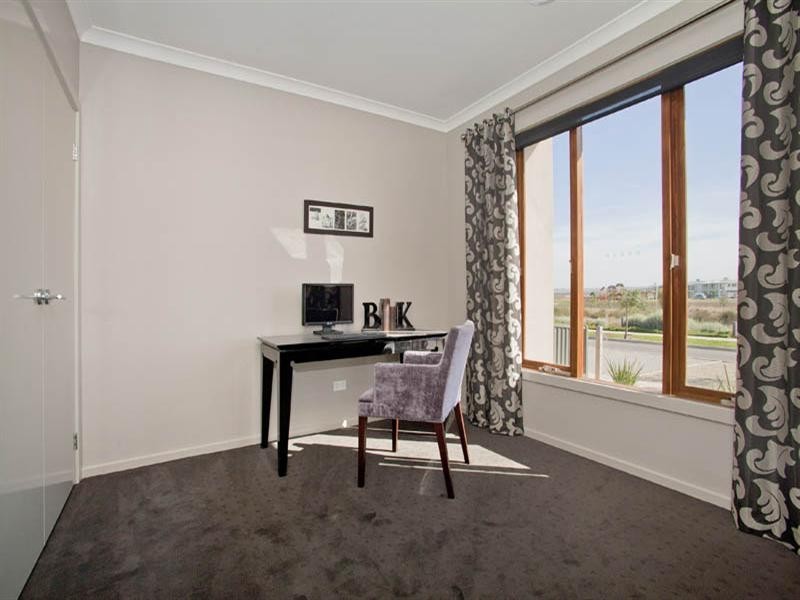 86 Eastlakes Boulevard, Lara VIC 3212