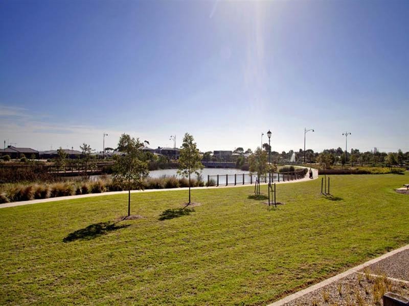 86 Eastlakes Boulevard, Lara VIC 3212