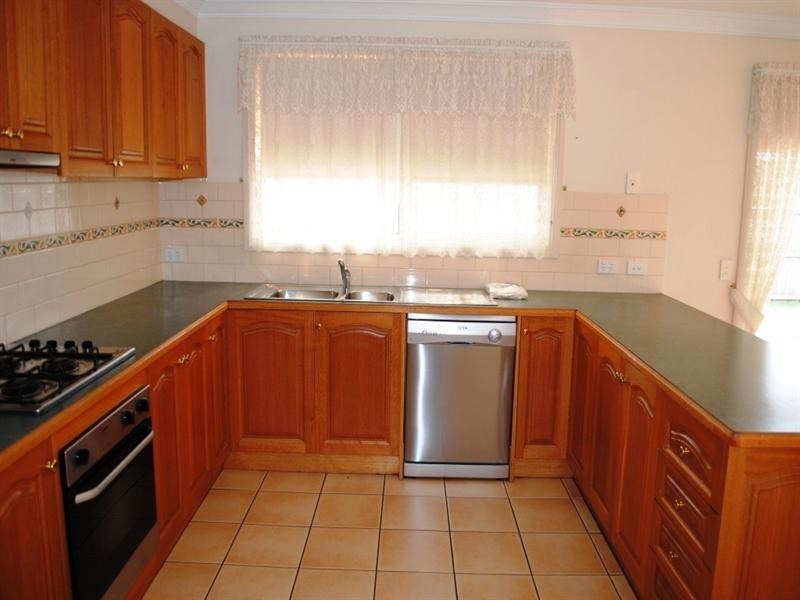 1 Greenleaf Drive, Lara VIC 3212