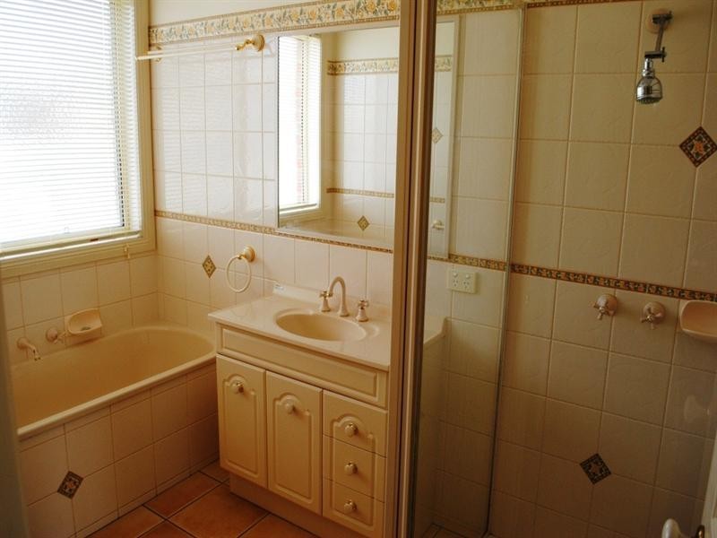 1 Greenleaf Drive, Lara VIC 3212