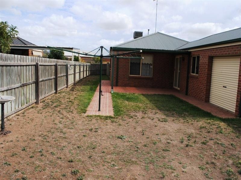 1 Greenleaf Drive, Lara VIC 3212