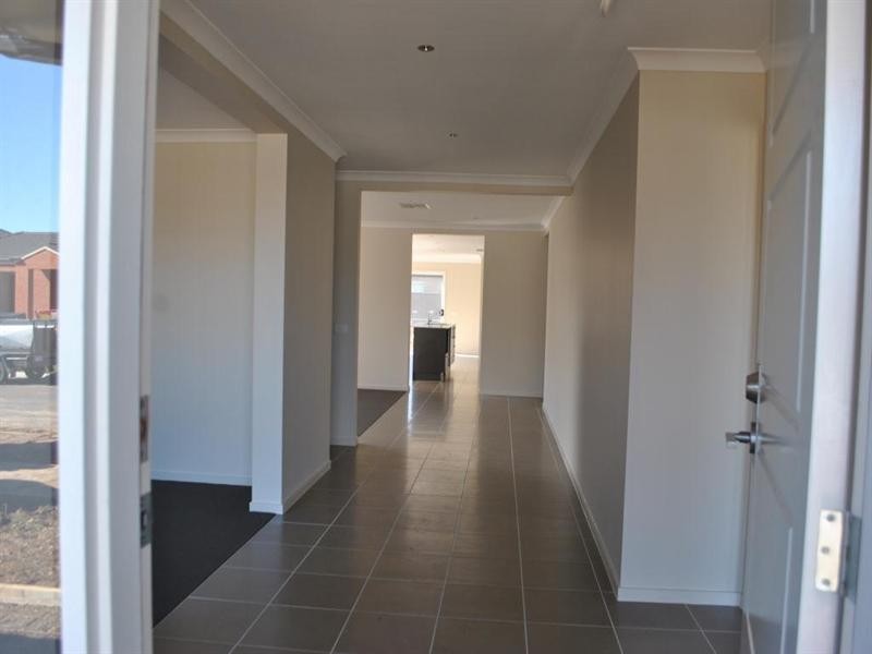 12 Shelduck Court, Lara VIC 3212