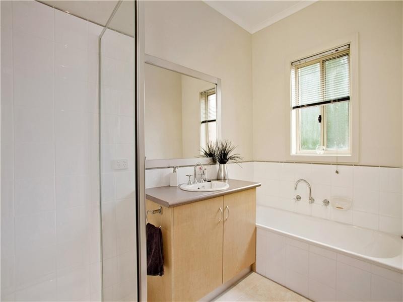 4 Veedale Court, Lara VIC 3212