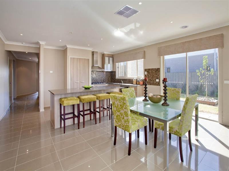 85 Eastlakes Boulevard, Lara VIC 3212