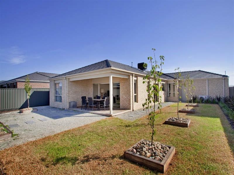 85 Eastlakes Boulevard, Lara VIC 3212