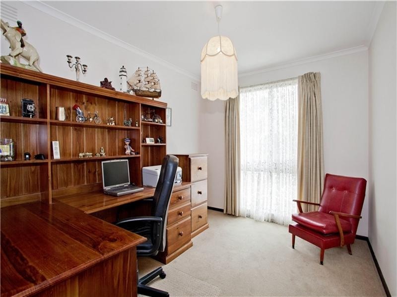 15 Edgerton Road, Lovely Banks VIC 3221