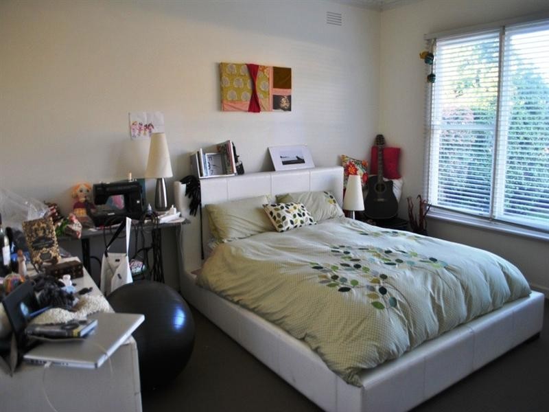 42 Forest Road, Lara VIC 3212