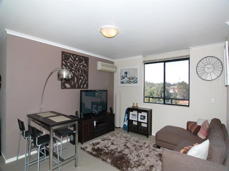 1707/41-45 Waitara Avenue, Waitara NSW 2077