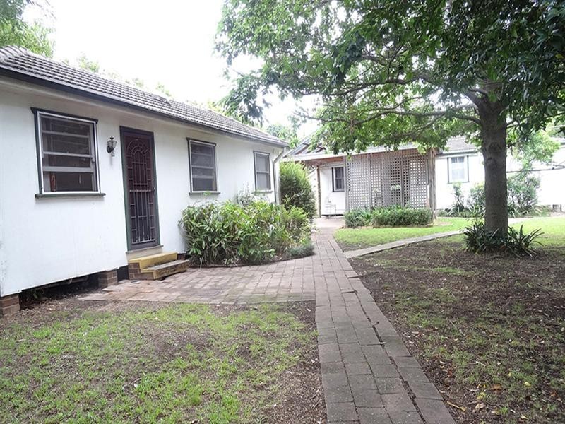 8 Park Avenue, Waitara NSW 2077