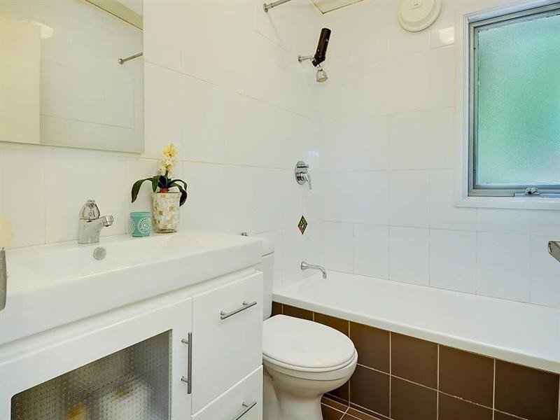 27 Northumberland Avenue, Mount Colah NSW 2079