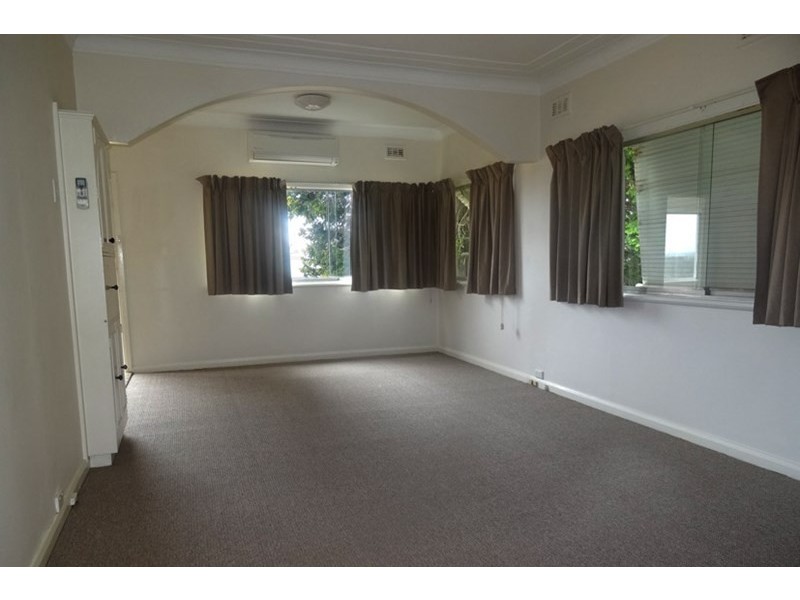 9 St Helens Avenue, Mount Kuring-gai NSW 2080