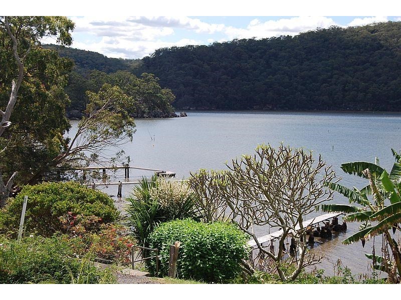6 Milloo Parade, Cheero Point NSW 2083