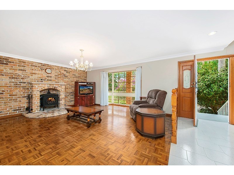 117 Oxley Drive, Mount Colah NSW 2079