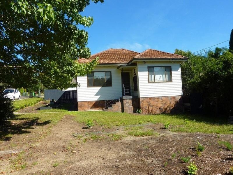 128 King Road, Wahroonga NSW 2076