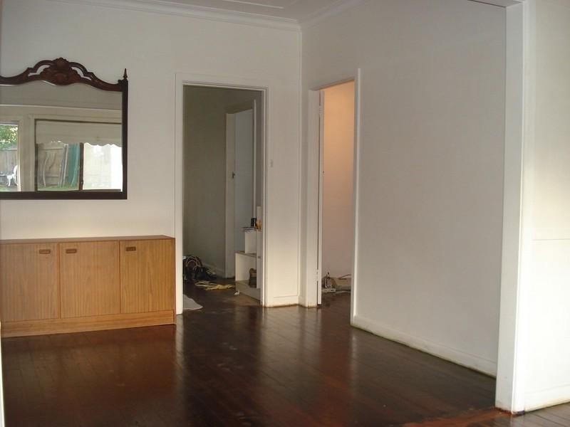 128 King Road, Wahroonga NSW 2076