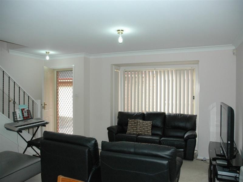 TH: 6/11-15 Haldane Street, Asquith NSW 2077