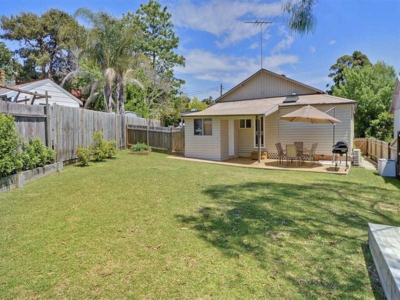 2 Hyacinth Street, Asquith NSW 2077