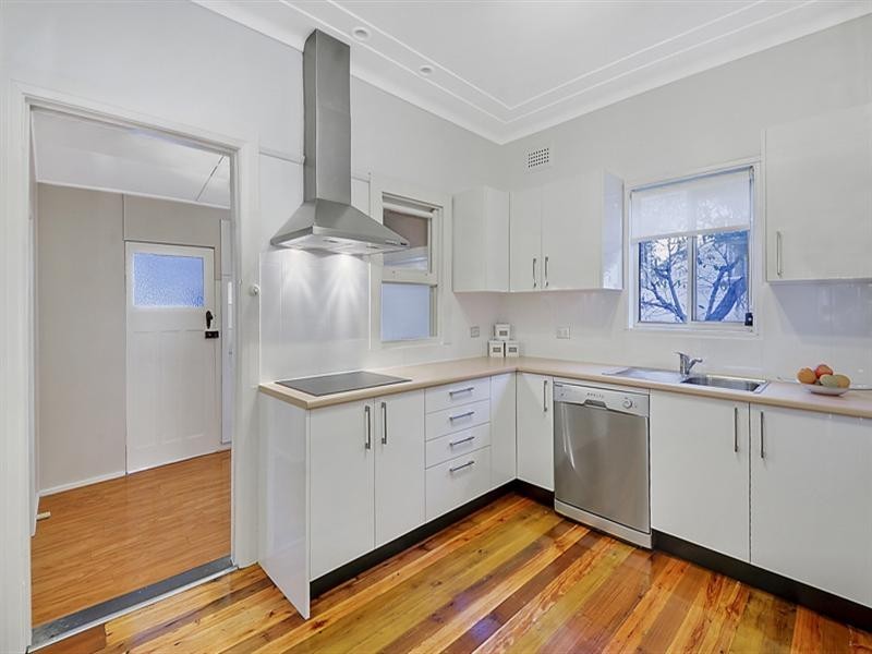 30 Lords Avenue, Asquith NSW 2077