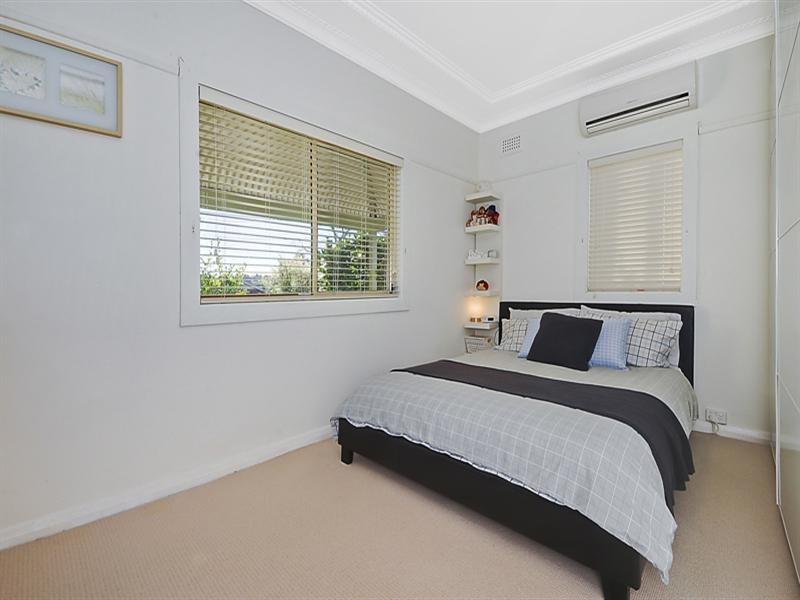 30 Lords Avenue, Asquith NSW 2077