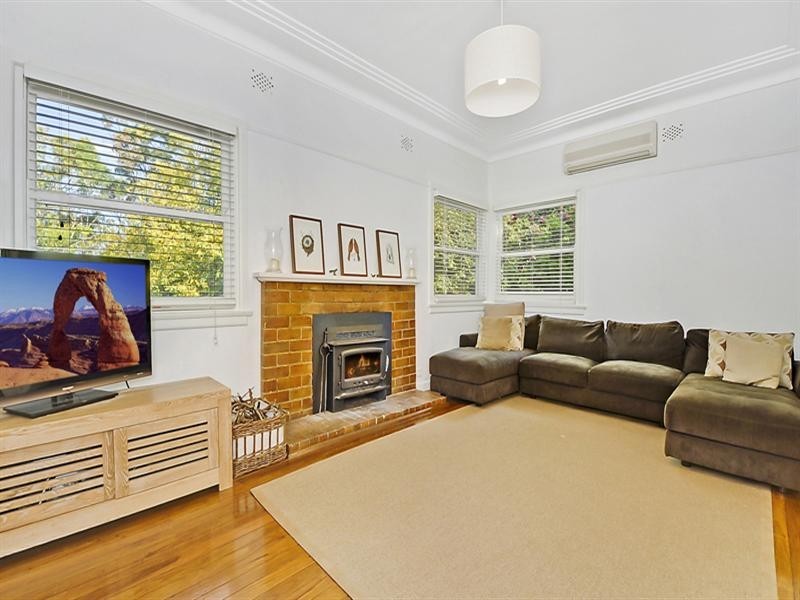 15 Leeming Street, Mount Kuring-gai NSW 2080