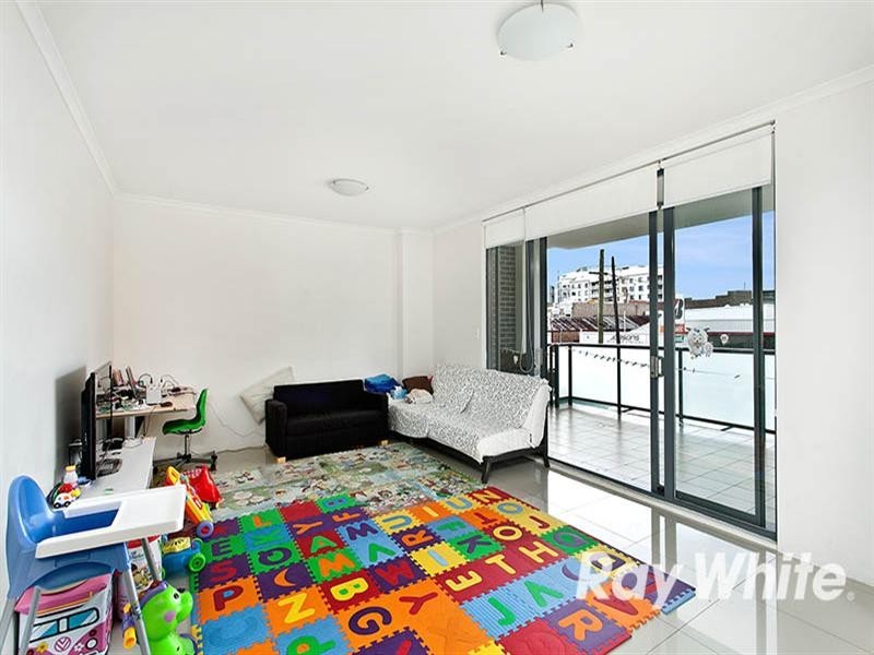2/11 Treacy Street, Hurstville NSW 2220