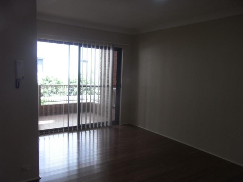 4/3-5 Bond Street, Hurstville NSW 2220