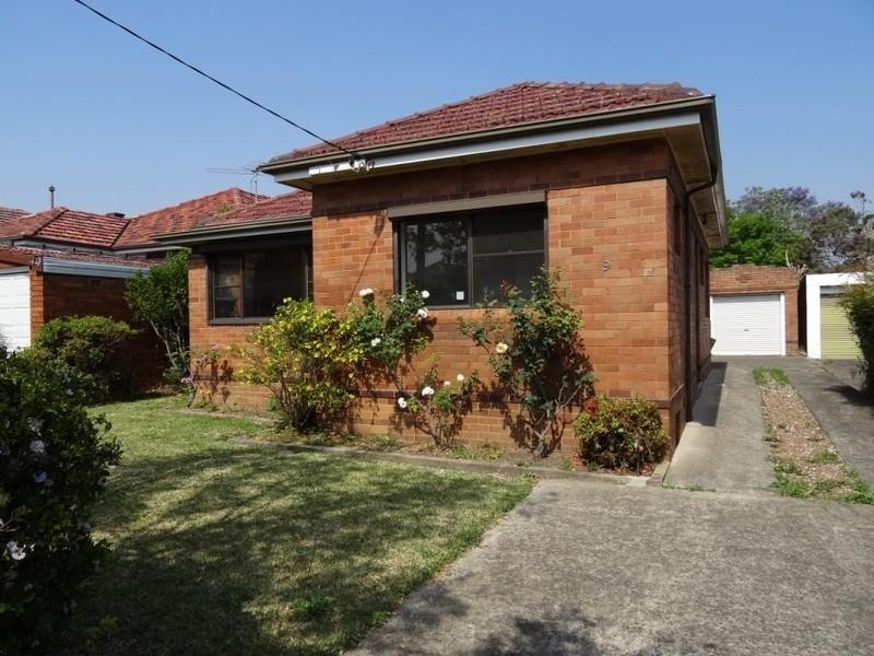 9 Hobbs Street, Kingsgrove NSW 2208