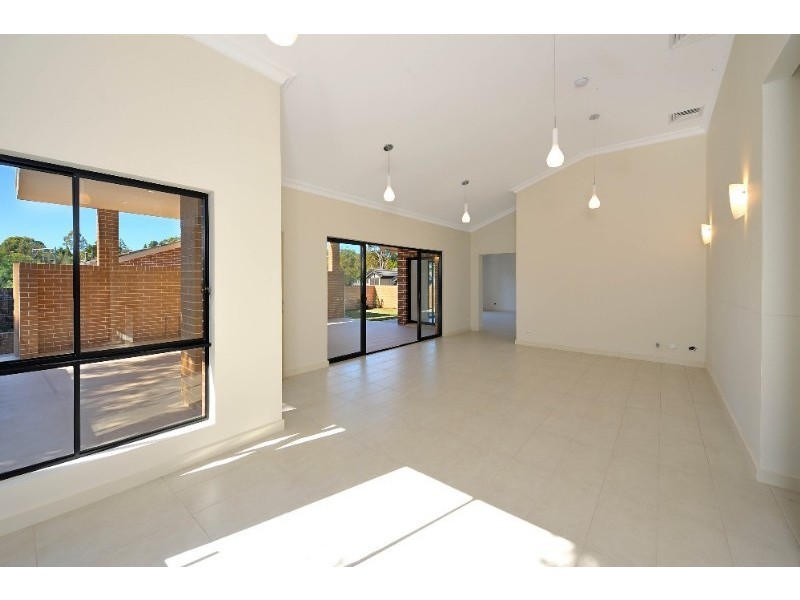 14 River Road, Oatley NSW 2223