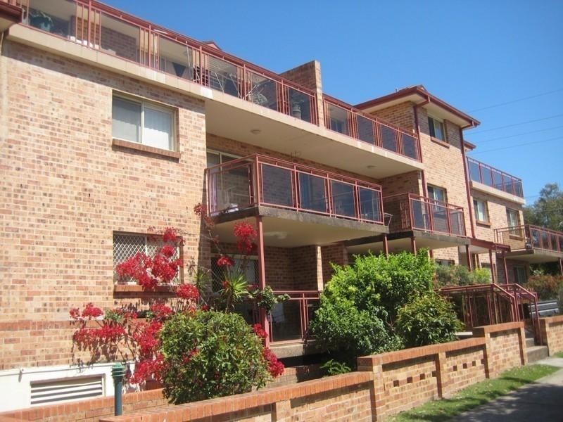 2/67 Queens Road, Hurstville NSW 2220