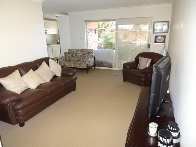 2/67 Queens Road, Hurstville NSW 2220