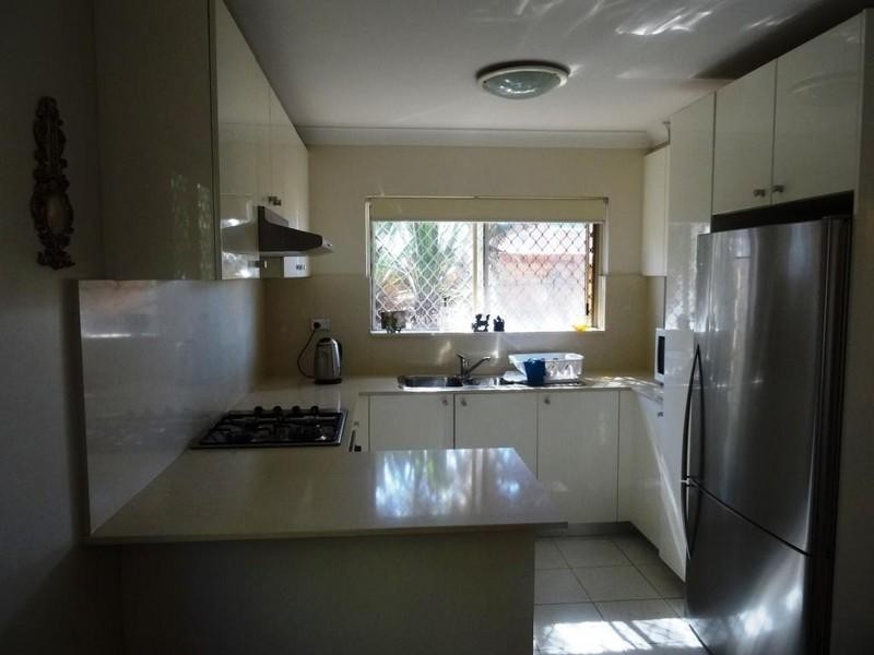 2/67 Queens Road, Hurstville NSW 2220