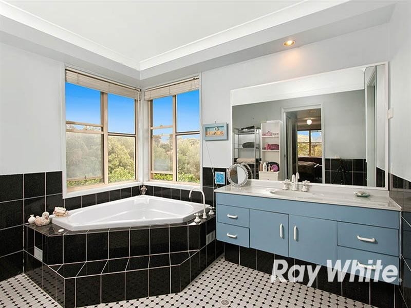 18 Peake Parade, Peakhurst NSW 2210