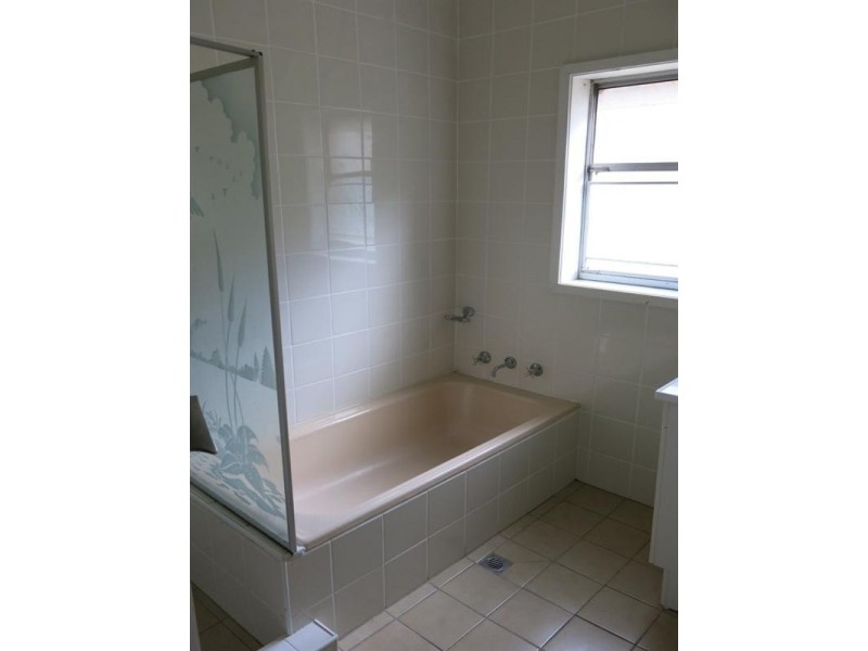 6 Neilson Avenue, Peakhurst NSW 2210