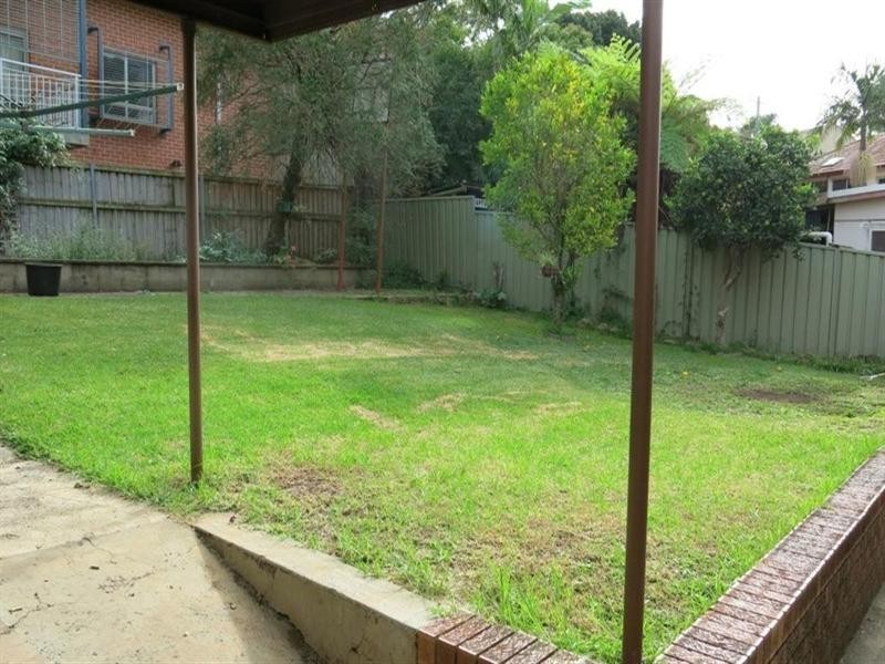 6 Neilson Avenue, Peakhurst NSW 2210