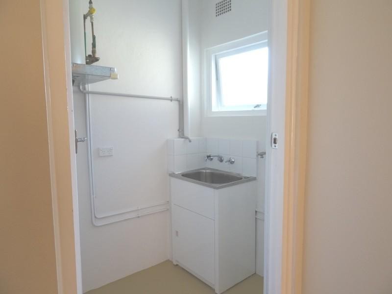 8/30 Bembridge Street, Carlton NSW 2218