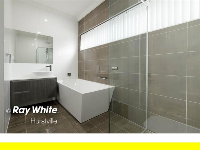 11a Peace Avenue, Peakhurst Heights NSW 2210