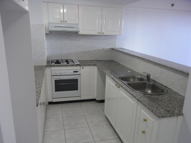 4/107 Forest Road, Hurstville NSW 2220