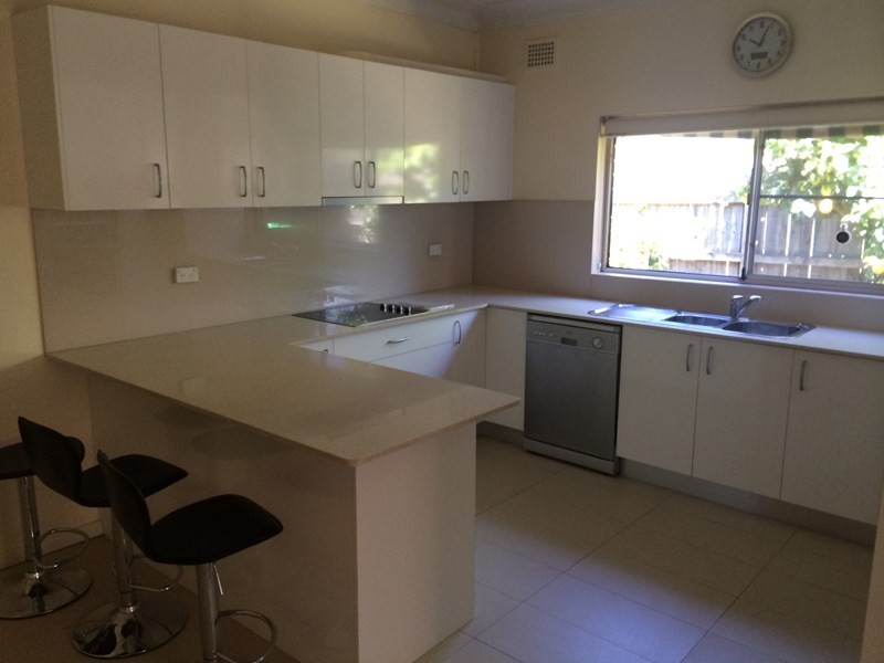 40 Lawrence Street, Peakhurst NSW 2210