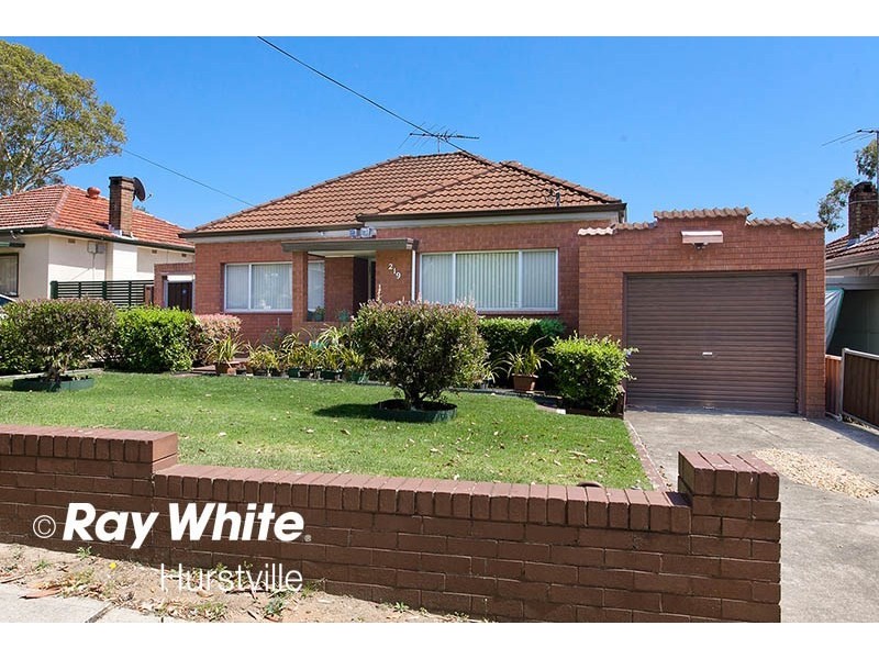 219 Moorefields Road, Roselands NSW 2196